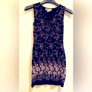 Large floral stretchy body dress